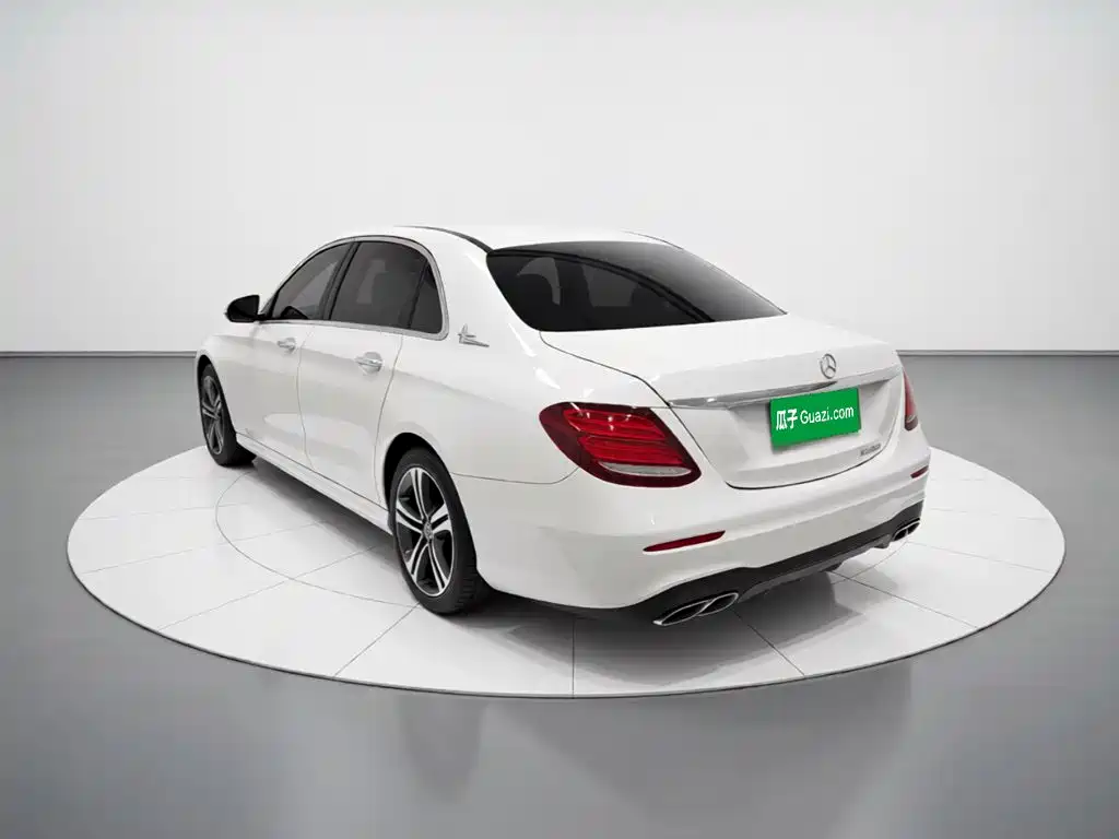 Mercedes-Benz E-Class — миниатюра 4