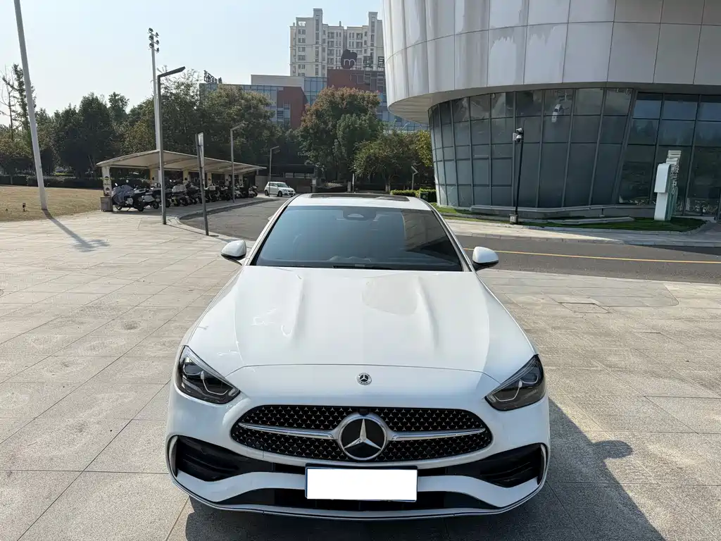 Mercedes-Benz C-Class — миниатюра 2