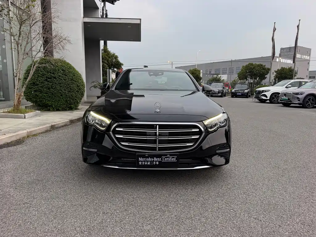 Mercedes-Benz E-Class — миниатюра 3