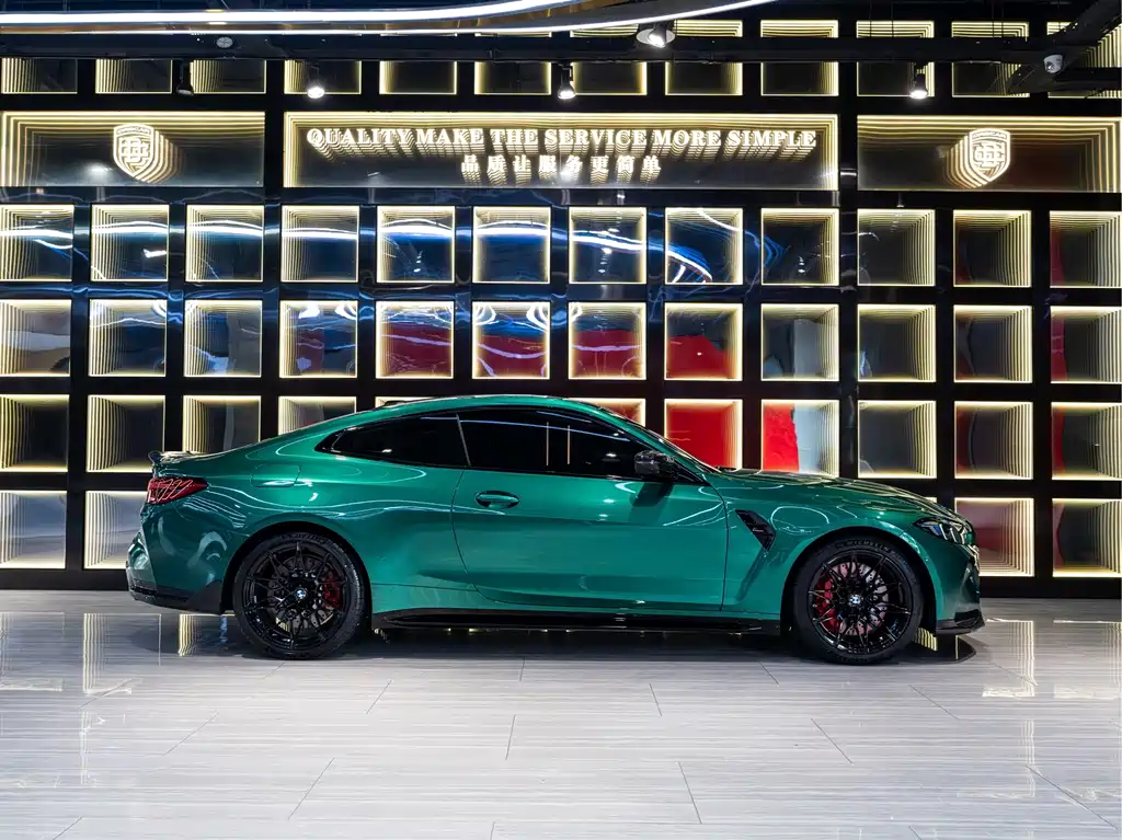 BMW M4 — миниатюра 7