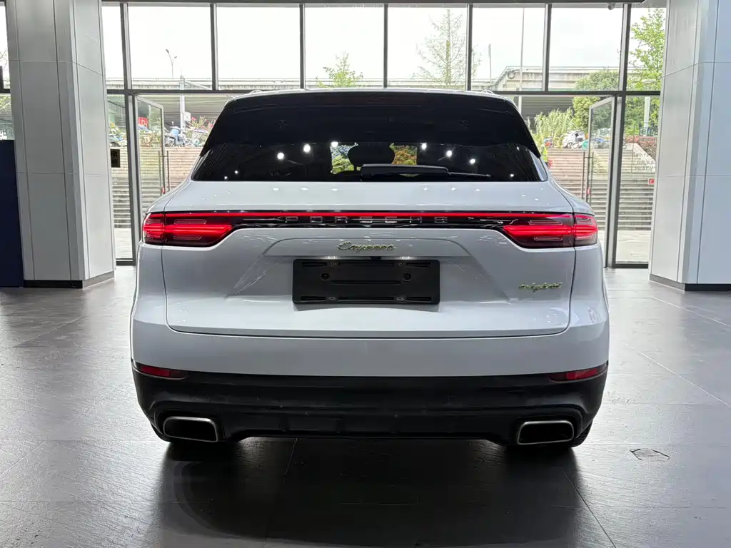 Porsche Cayenne Hybrid — миниатюра 5