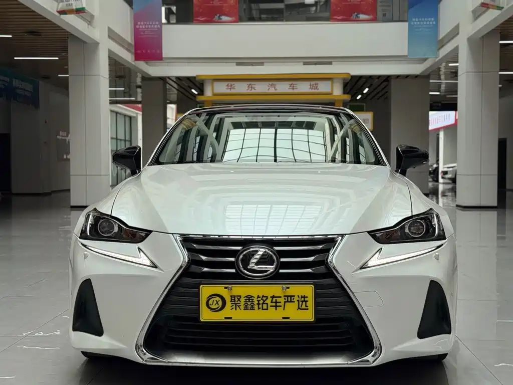 Lexus IS 2017 300