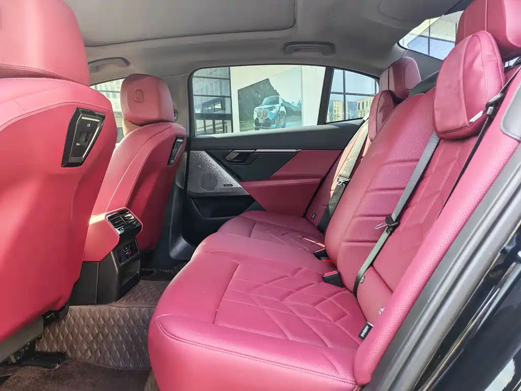 BMW 5 Series — миниатюра 14