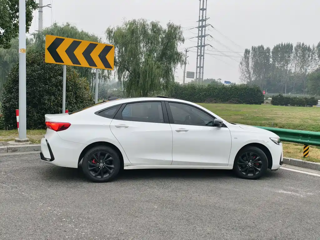 Buick Verano — миниатюра 8