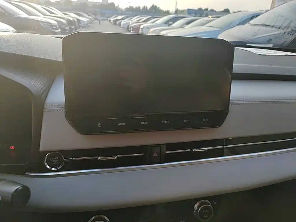 Mitsubishi Outlander — миниатюра 13
