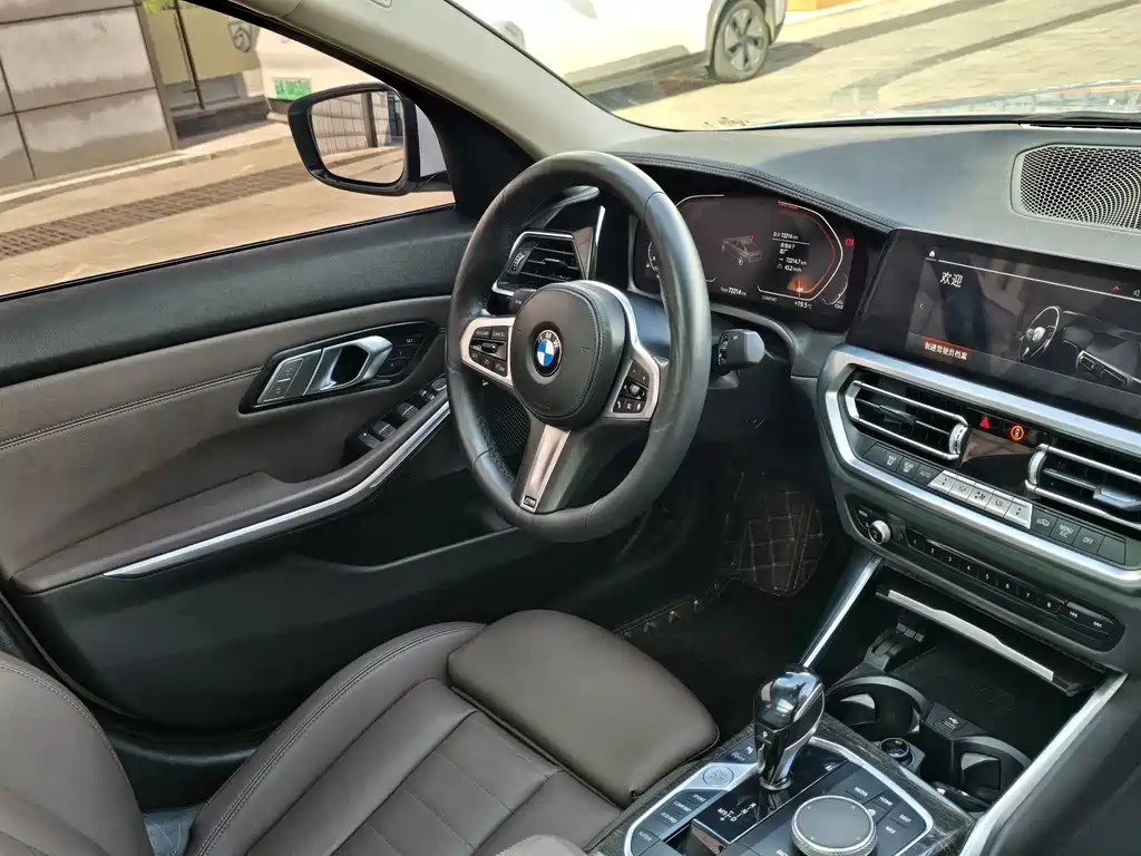 BMW 3 Series — миниатюра 13