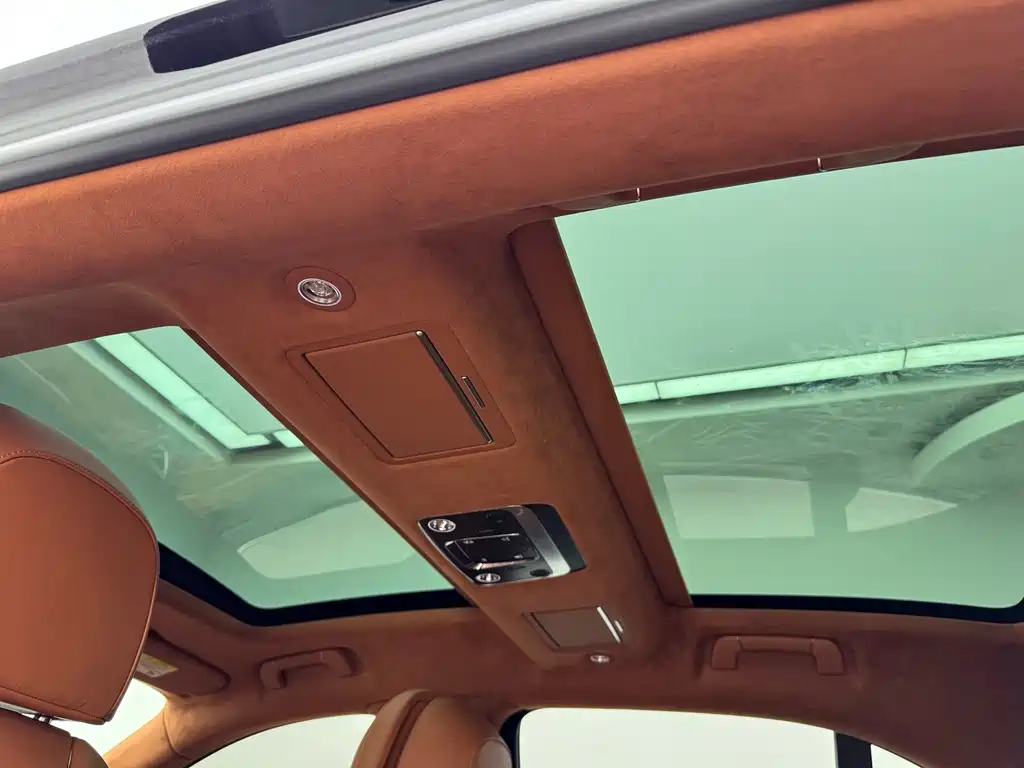 Bentley Flying Spur — миниатюра 32