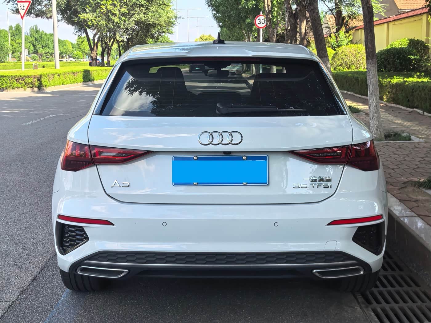 Audi A3 1.4 л 2022 г. Белый, пробег 29000 км
