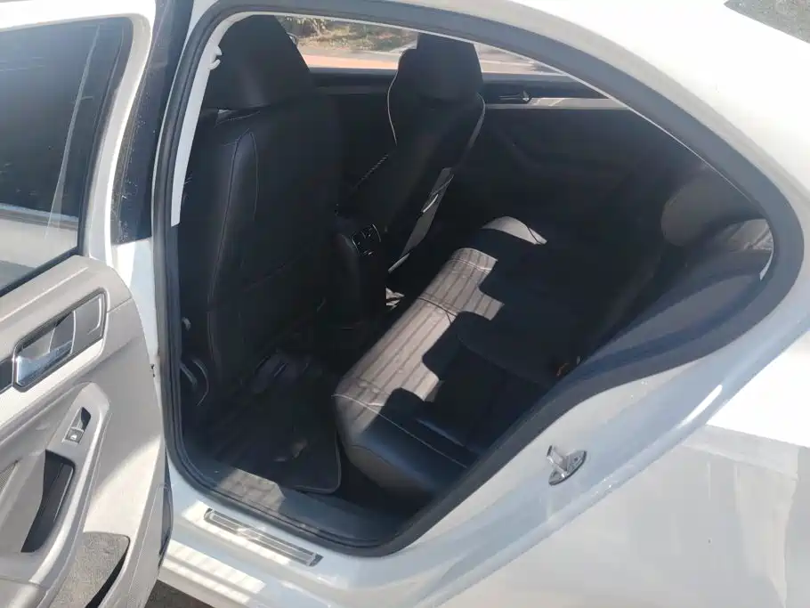 Volkswagen Sagitar — миниатюра 11