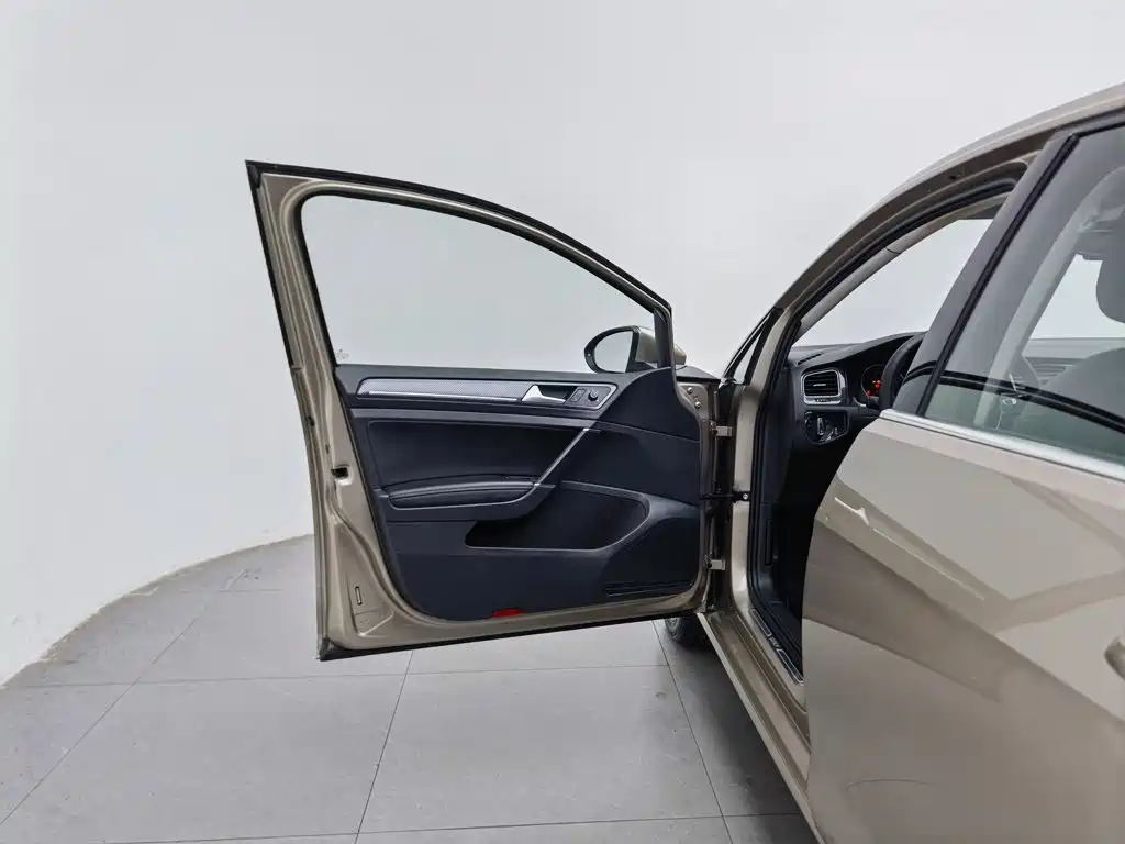 Volkswagen Golf — миниатюра 8