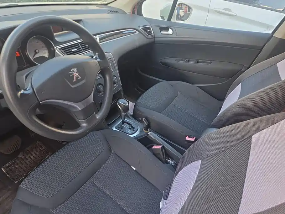 Peugeot 308 — миниатюра 12