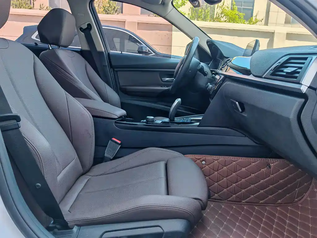 BMW 3 Series — миниатюра 13