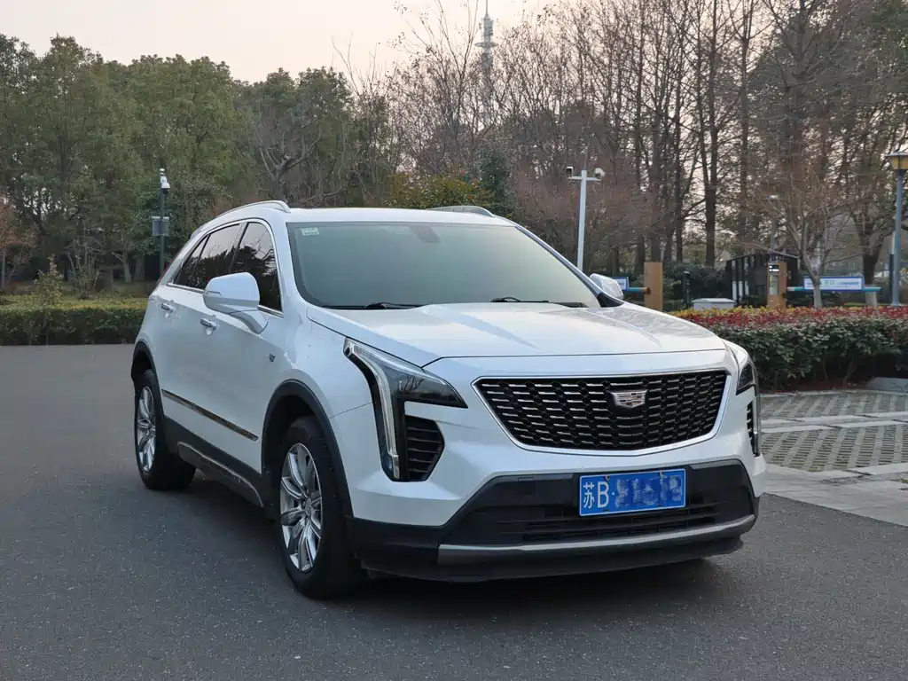 CADILLAC XT4
