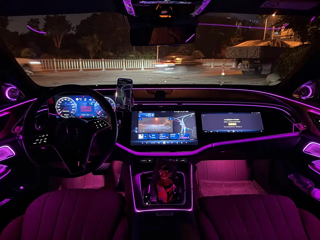 Mercedes-Benz E-Class — миниатюра 8