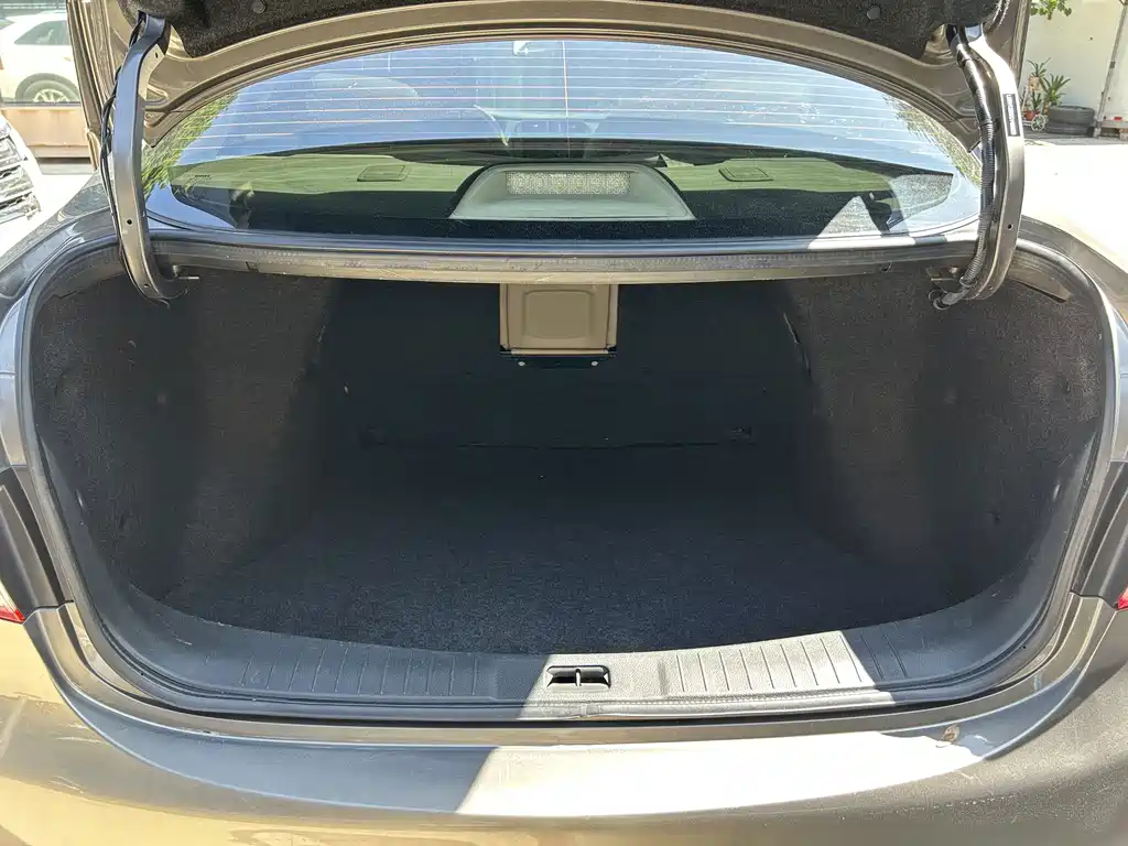 Nissan Sylphy — миниатюра 6