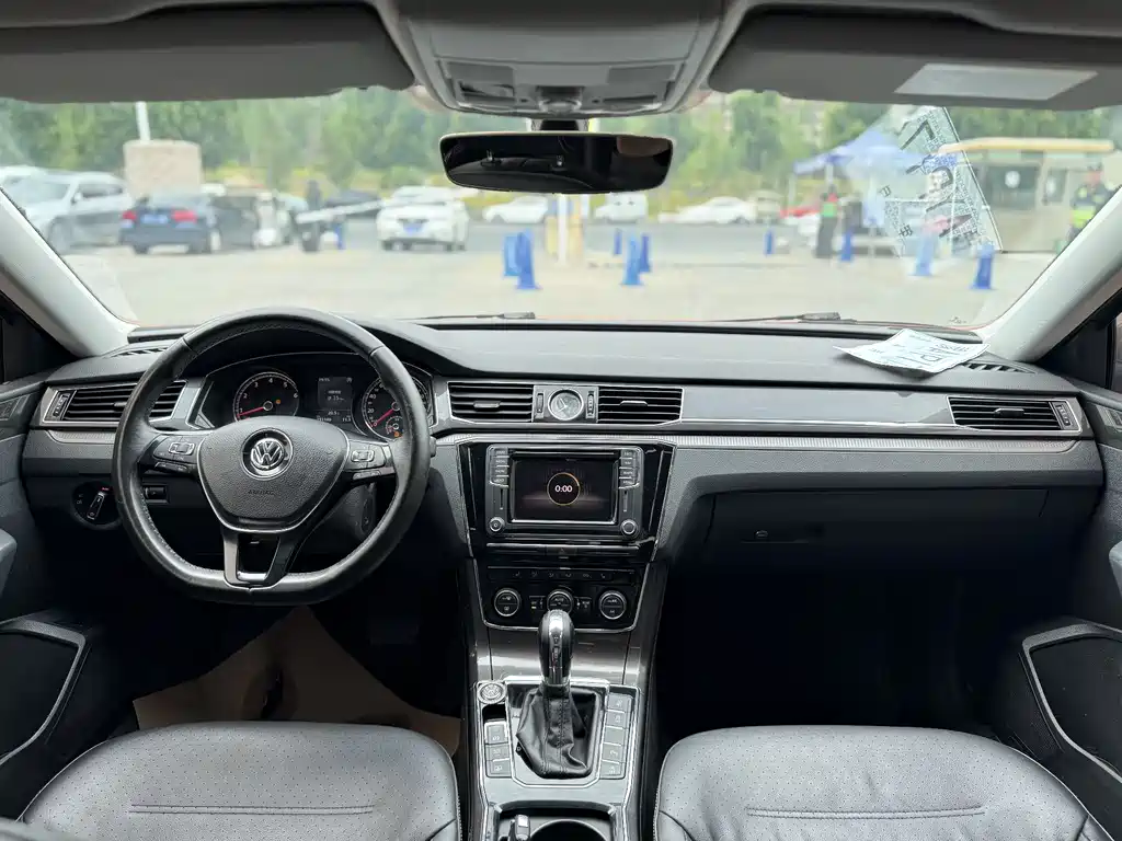 Volkswagen Passat 2016 330TSI DSG
