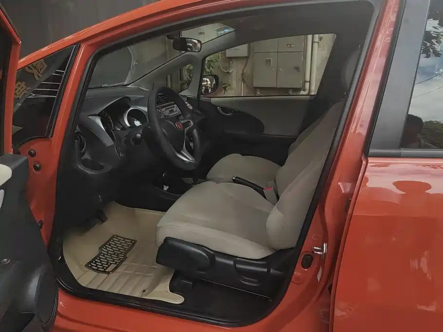 Honda Fit — миниатюра 9