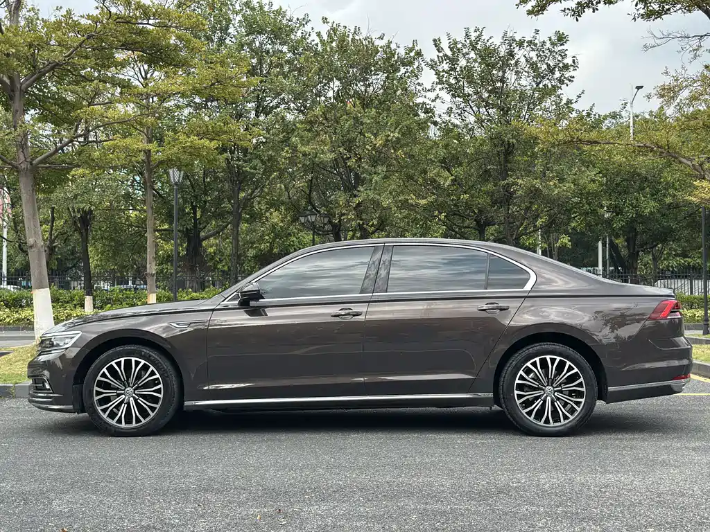 Volkswagen Phideon — миниатюра 7