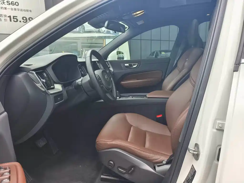 Volvo XC60 — миниатюра 4