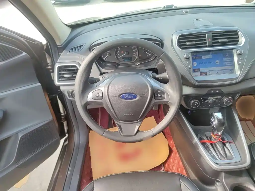 Ford Escort — миниатюра 11