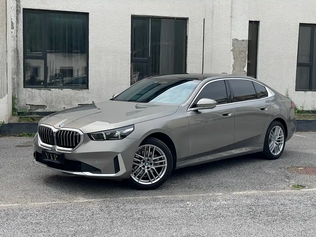 BMW 5 Series 2025