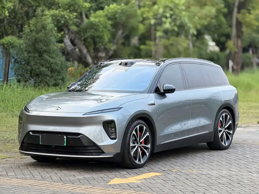 NIO ES8