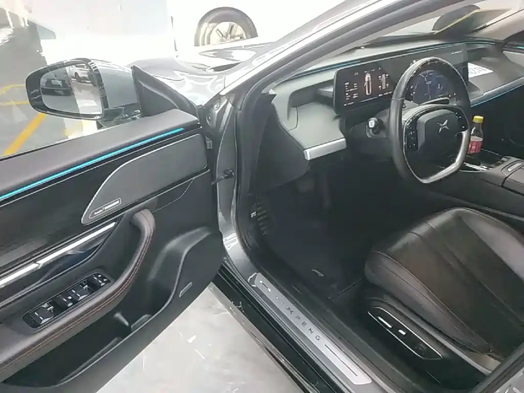 XPeng P7 — миниатюра 16
