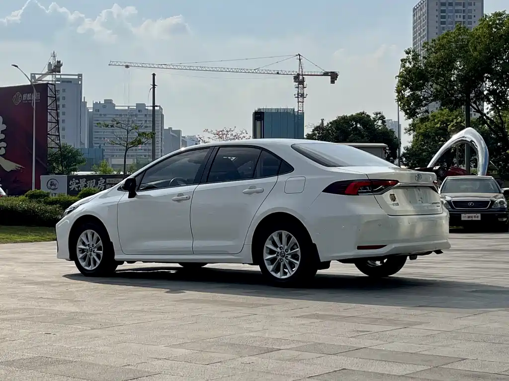 Toyota Corolla — миниатюра 5