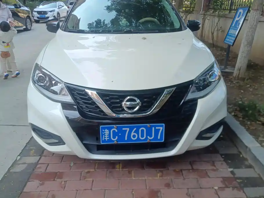 Nissan Tiida — миниатюра 2