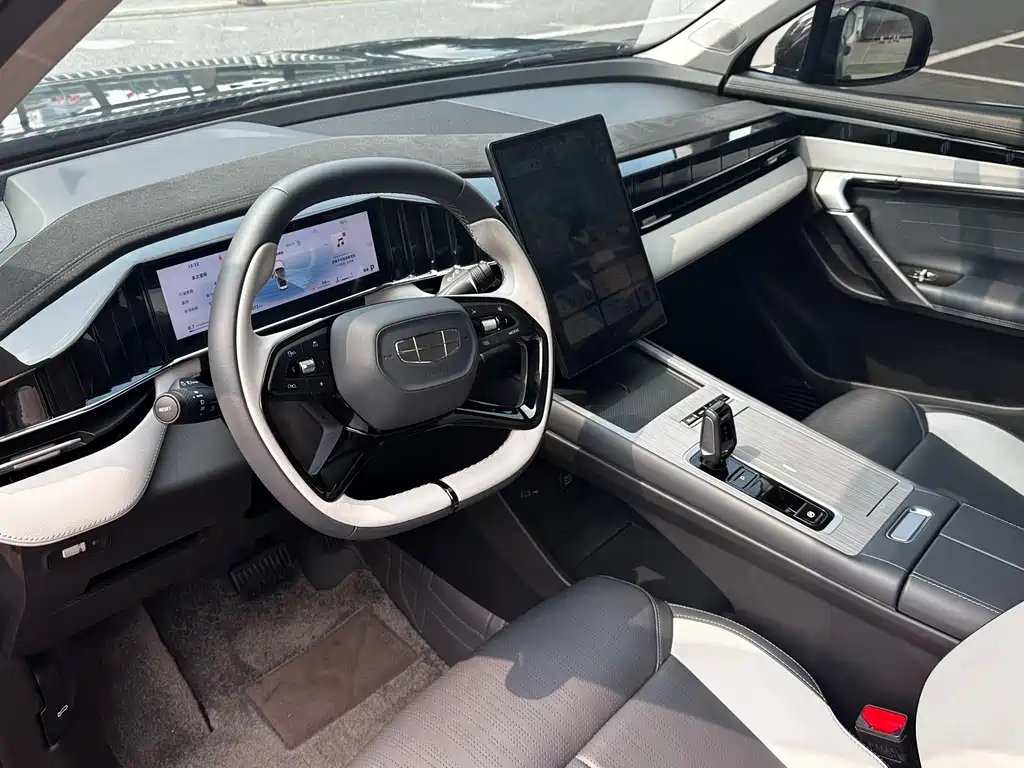 Geely Boyue L — миниатюра 11
