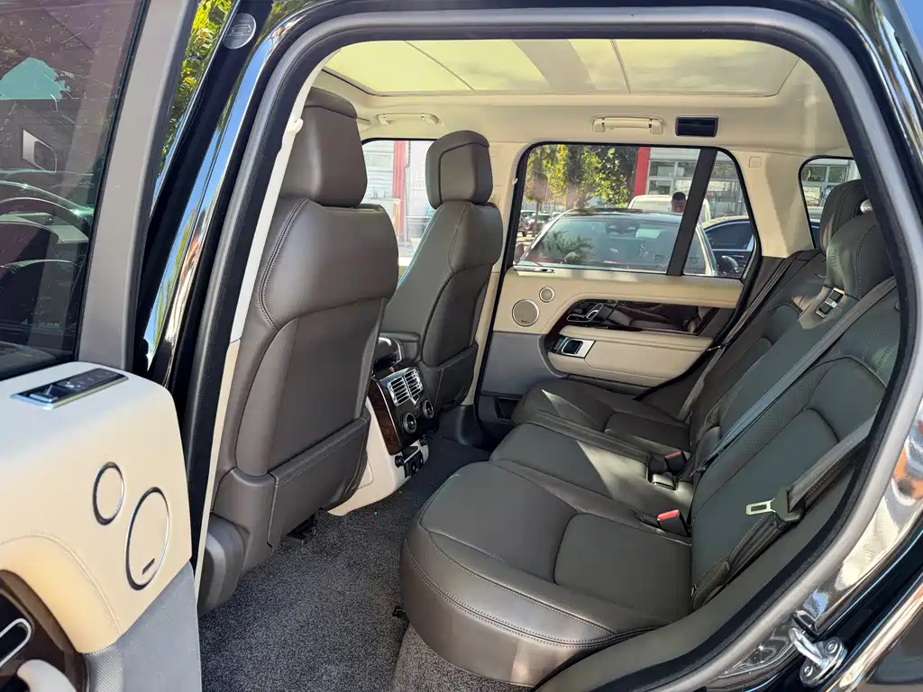 Land Rover Range Rover — миниатюра 6