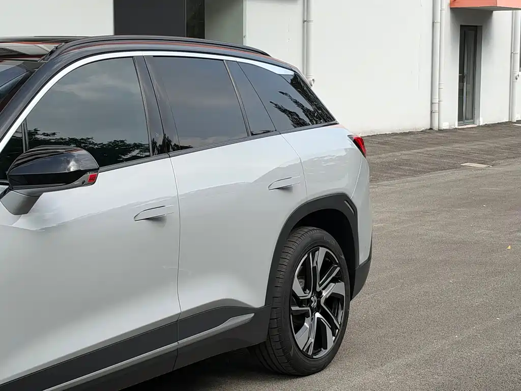 NIO ES6 — миниатюра 20