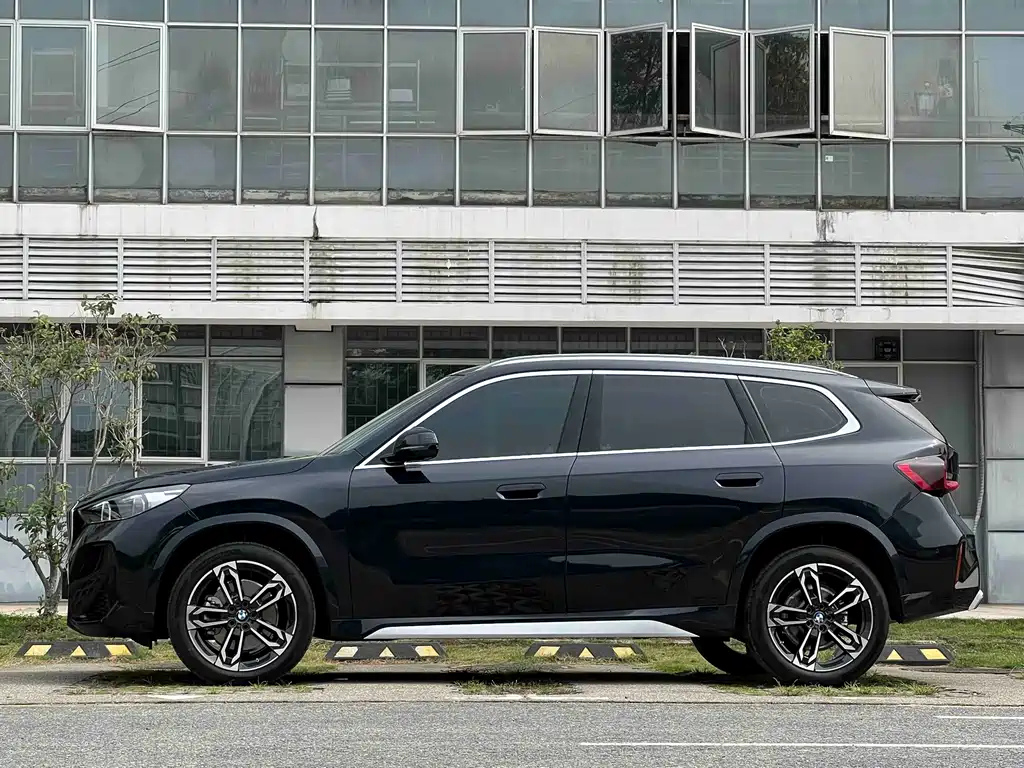 BMW X1 2026 sDrive25Li X
