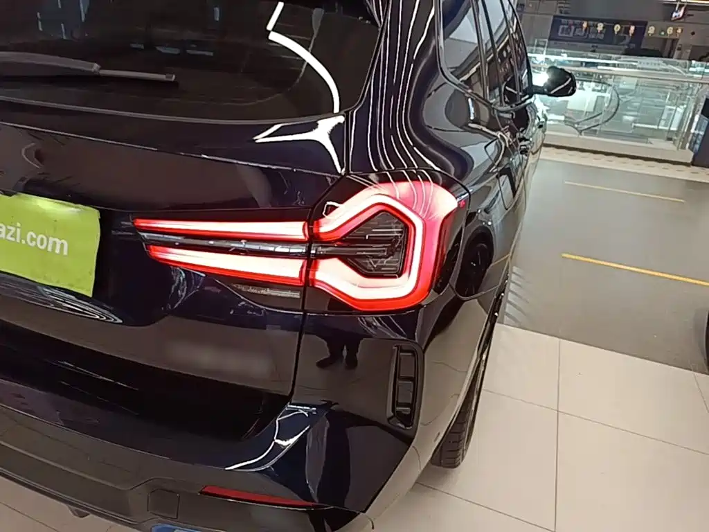 BMW iX3 — миниатюра 8