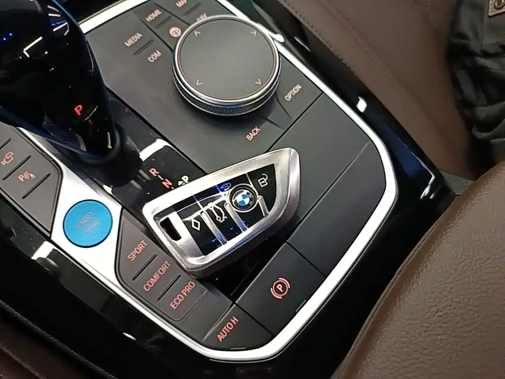 BMW iX3 — миниатюра 9