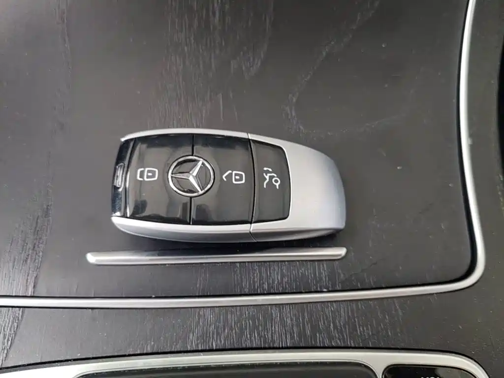 Mercedes-Benz C-Class — миниатюра 9