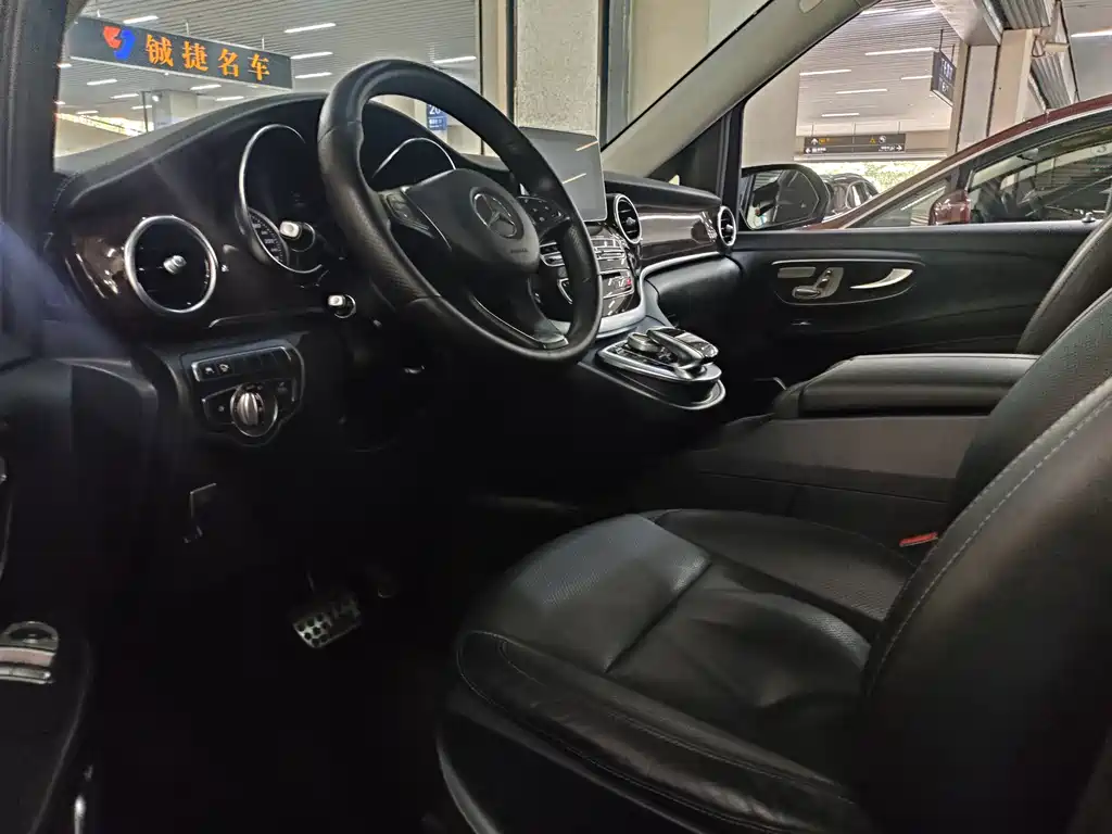 Mercedes-Benz V-Class — миниатюра 11