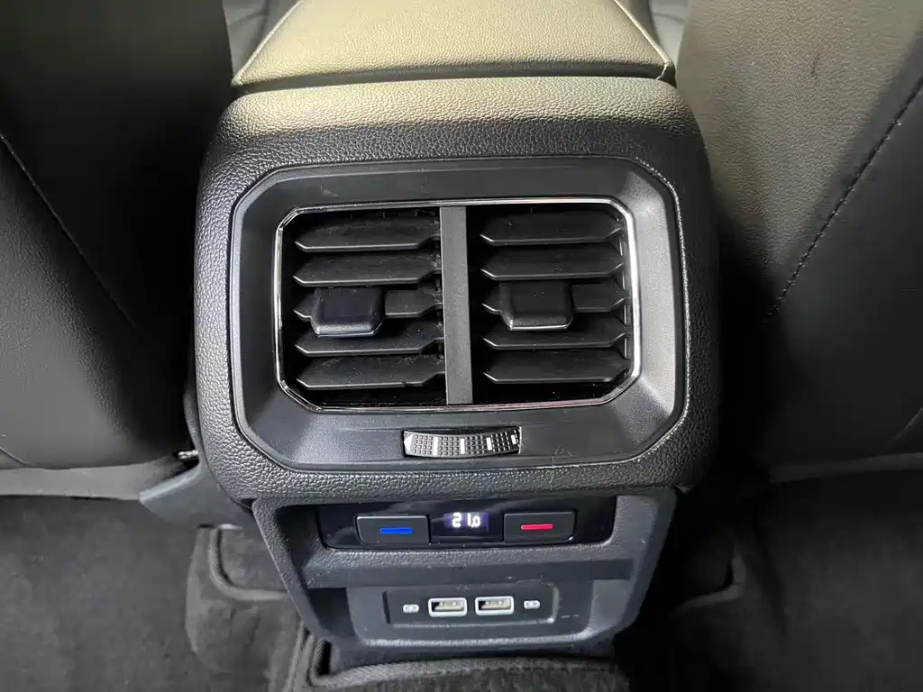 Volkswagen Tiguan L — миниатюра 12