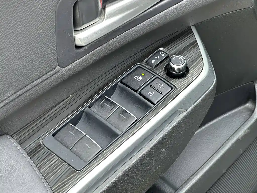 Toyota Sienna — миниатюра 12