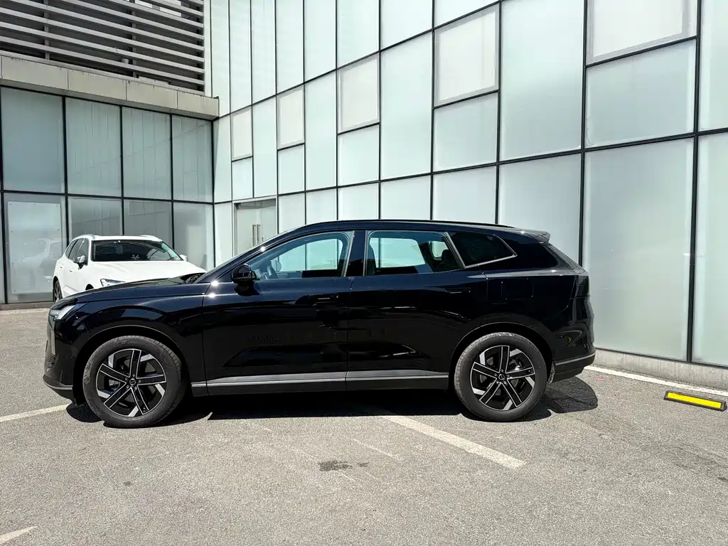 Volvo XC70 PHEV — миниатюра 8