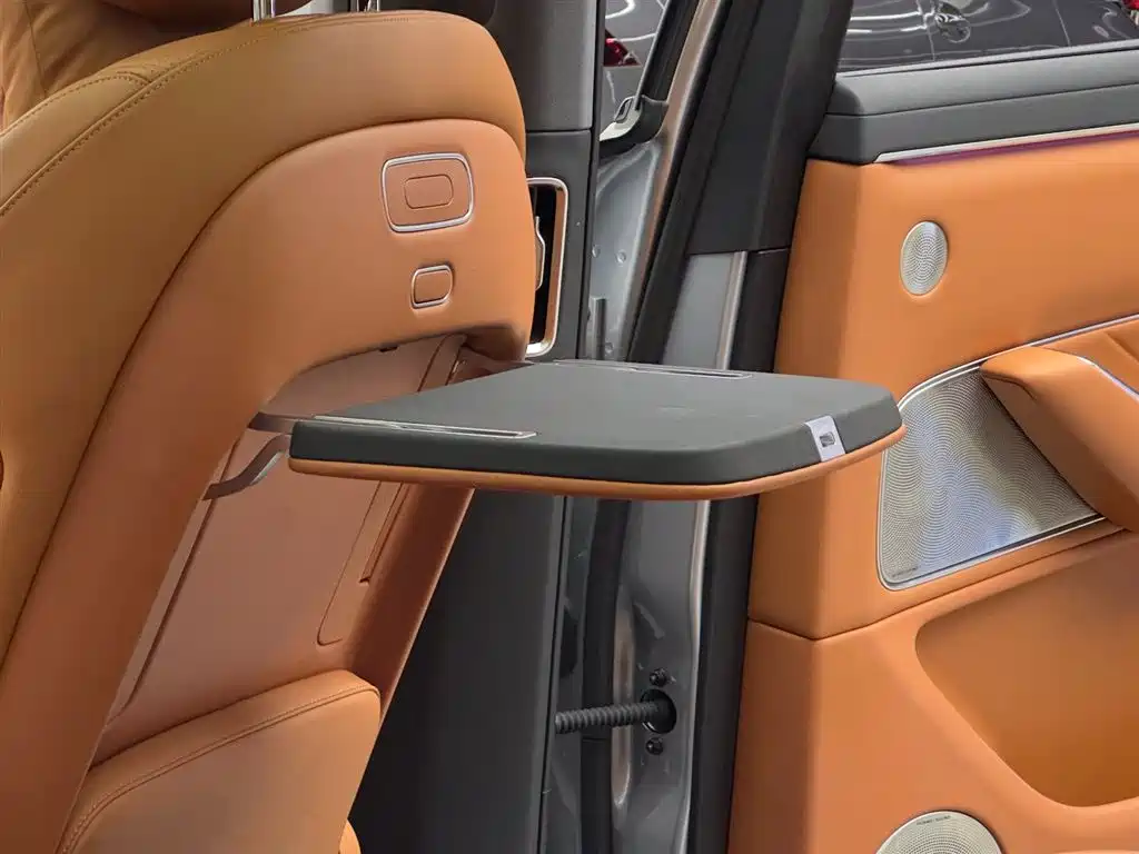 AITO ASK THE WORLD M8