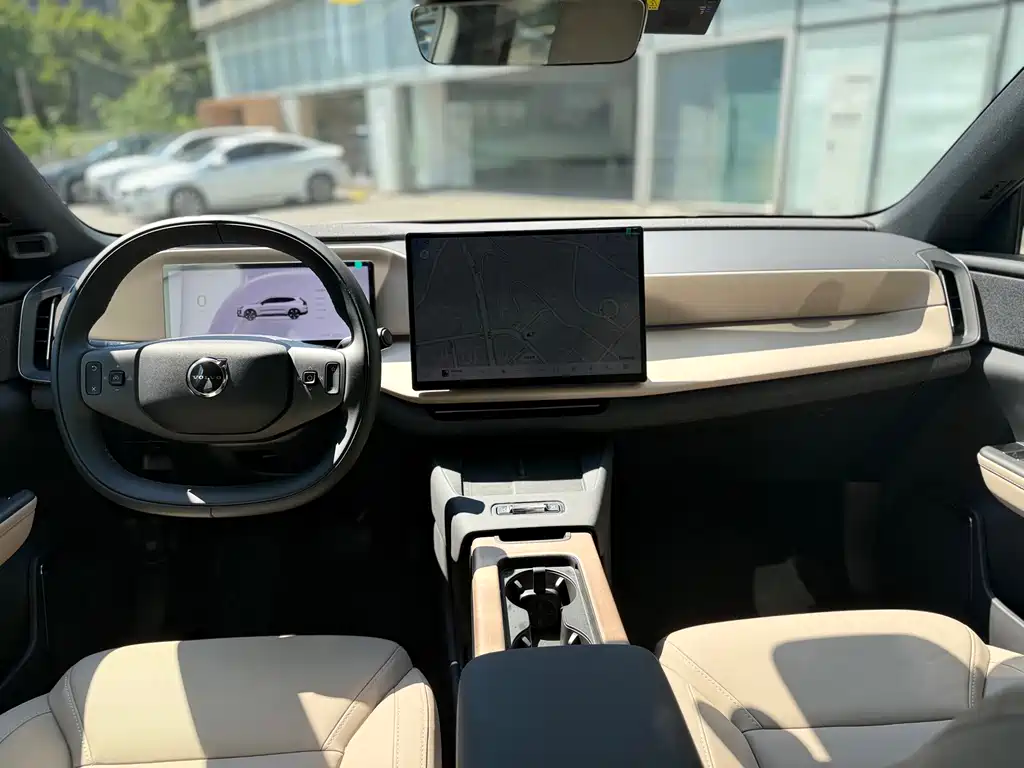 Volvo XC70 PHEV — миниатюра 11