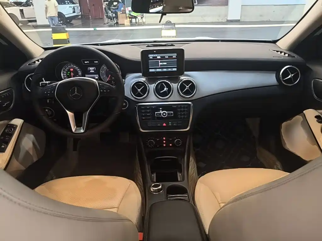 Mercedes-Benz GLA — миниатюра 10