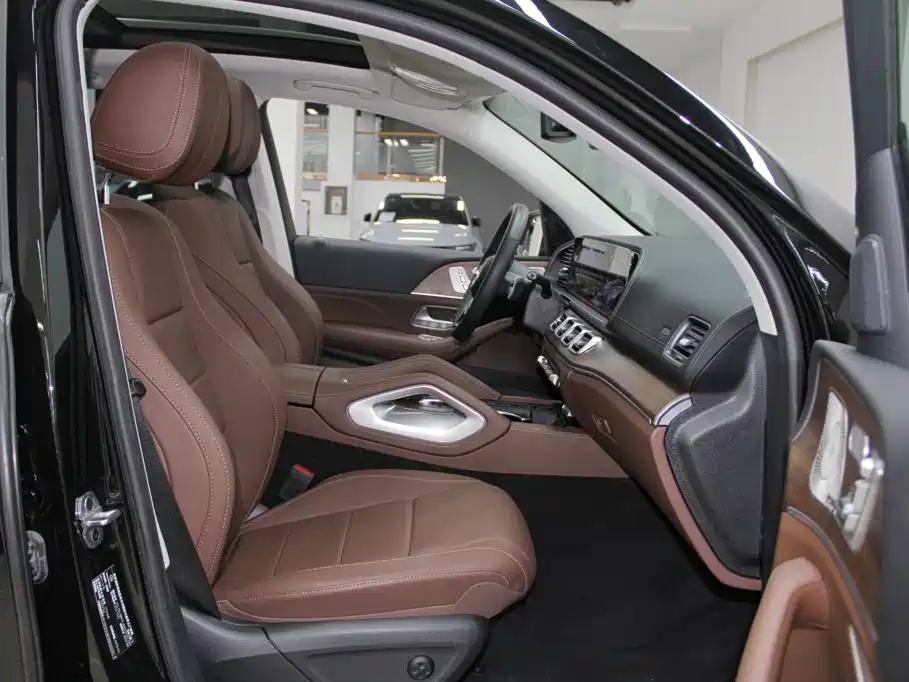 Mercedes-Benz GLE (Import) — миниатюра 10