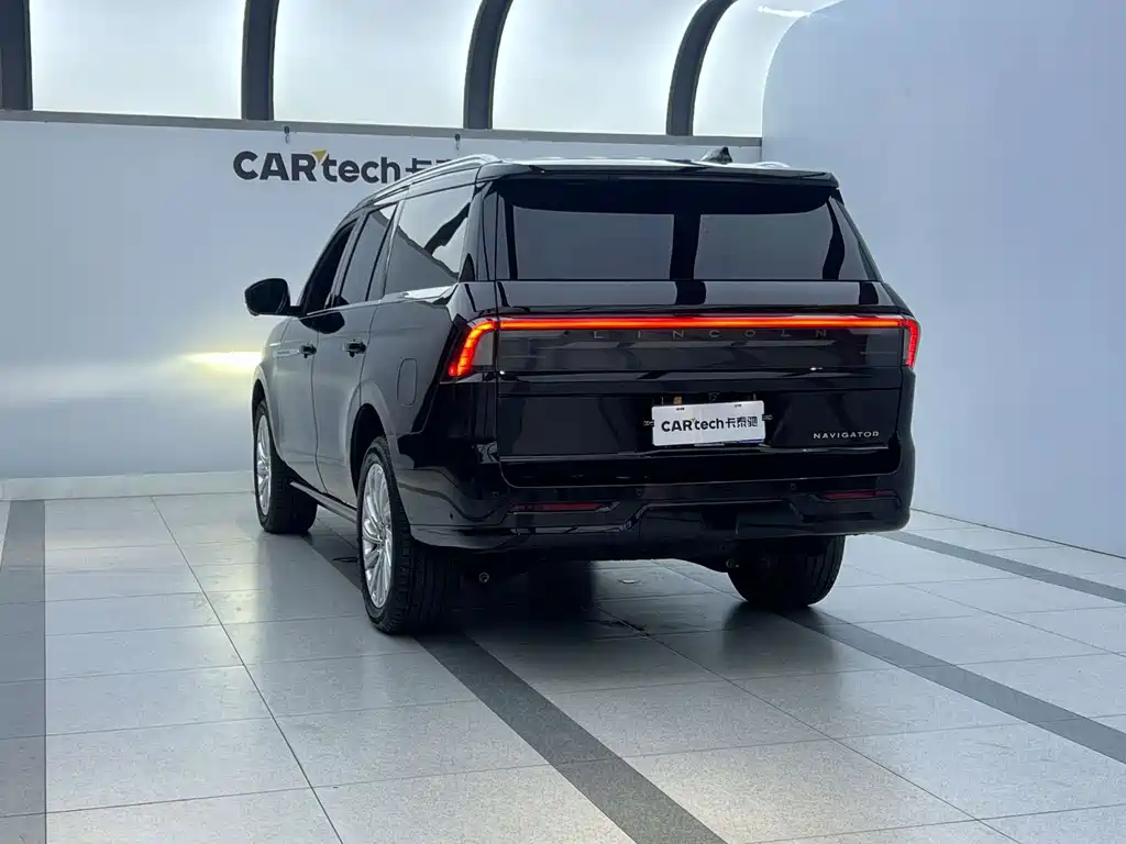 Lincoln Navigator — миниатюра 5