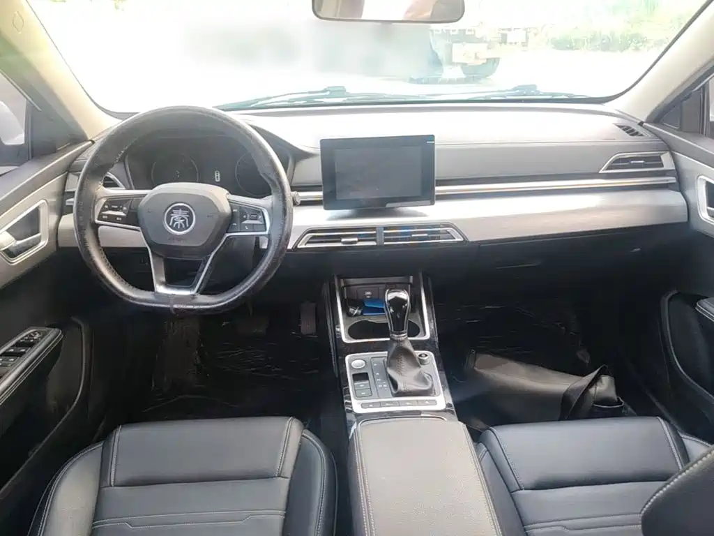 BYD Qin — миниатюра 10