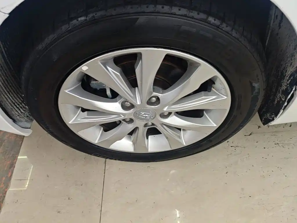 Hyundai Elantra Langdong — миниатюра 23