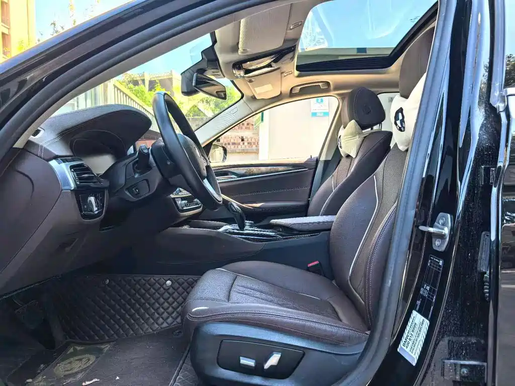 BMW 5 Series — миниатюра 3