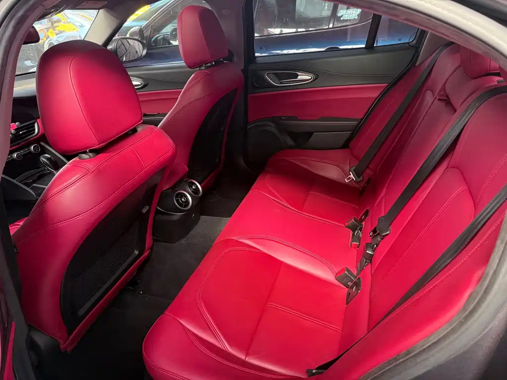 Alfa Romeo Giulia — миниатюра 5