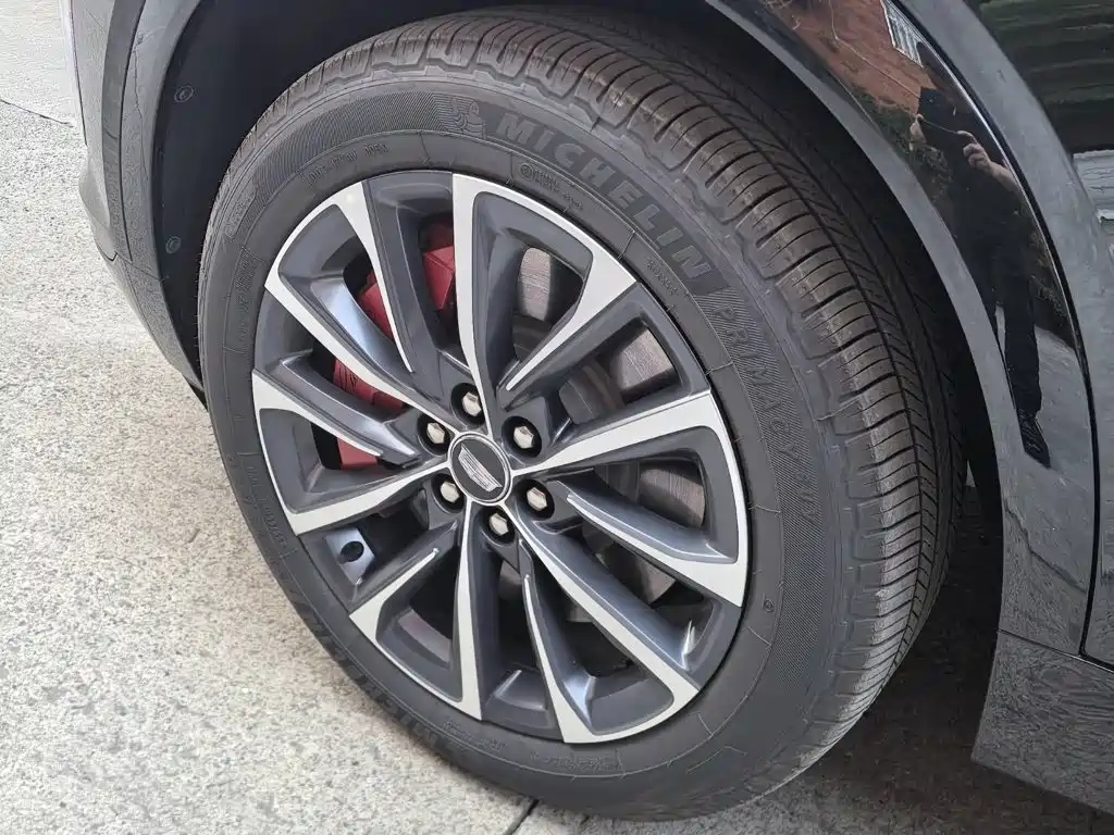 Cadillac XT5 — миниатюра 4